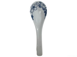 Ceramiczna łyżka z motywem kwiatowym