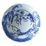 Ceramiczna japońska miska do ramenu z motywem kotka i ryby 19,5 cm